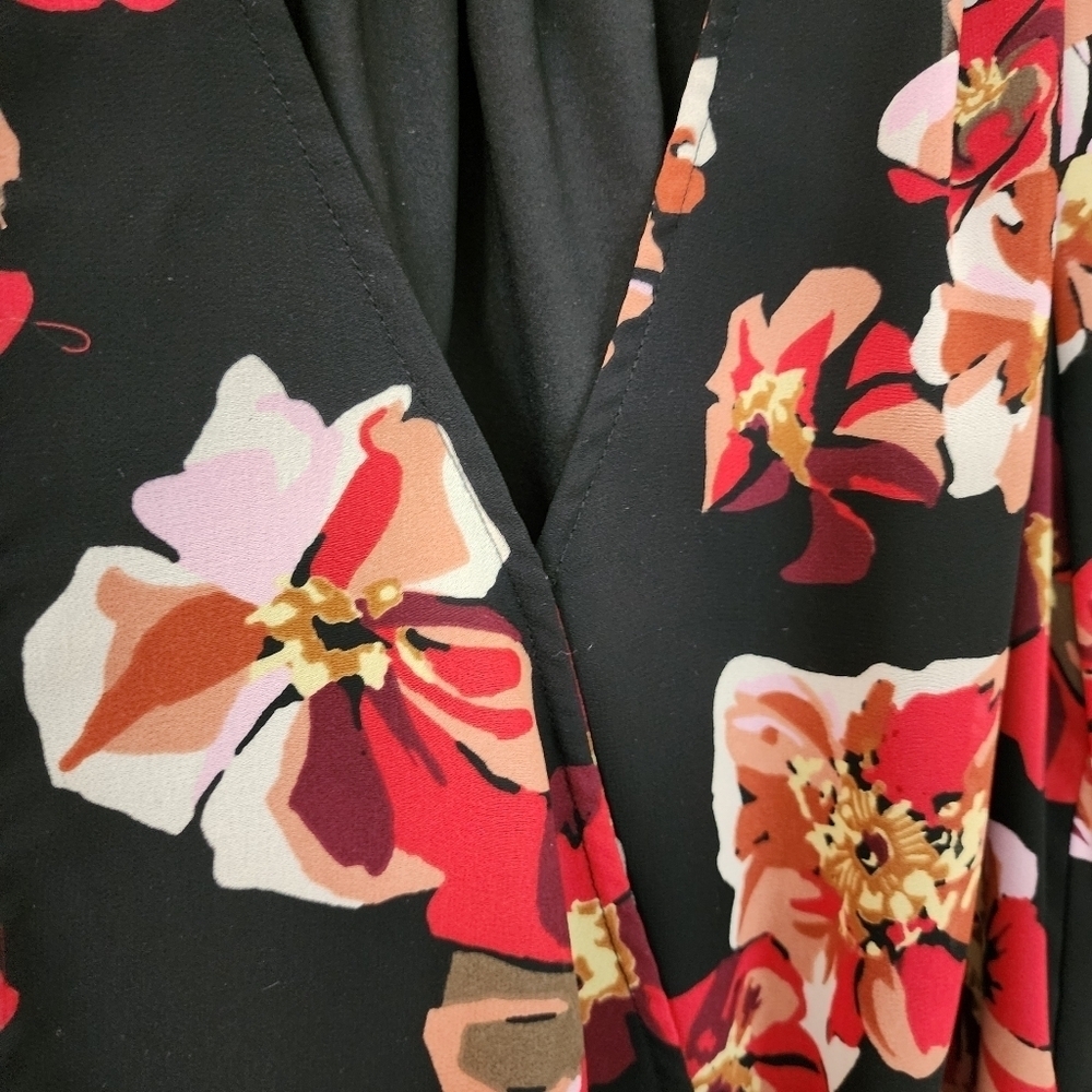 Maxwell Black Floral Wrap Tie Front Blouse Women's Size XS - Picture 7 of 12